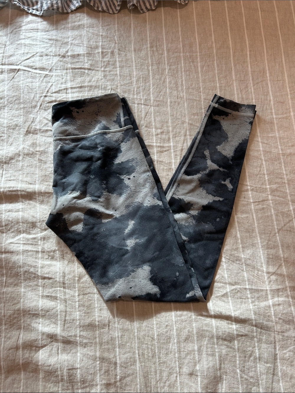 lululemon athletica Black & Gray Watercolor Print Leggings